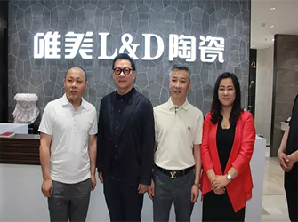 梁志天、孟也參觀唯美L&D陶瓷終端店面